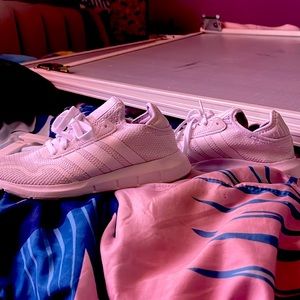 I’m selling white adidas